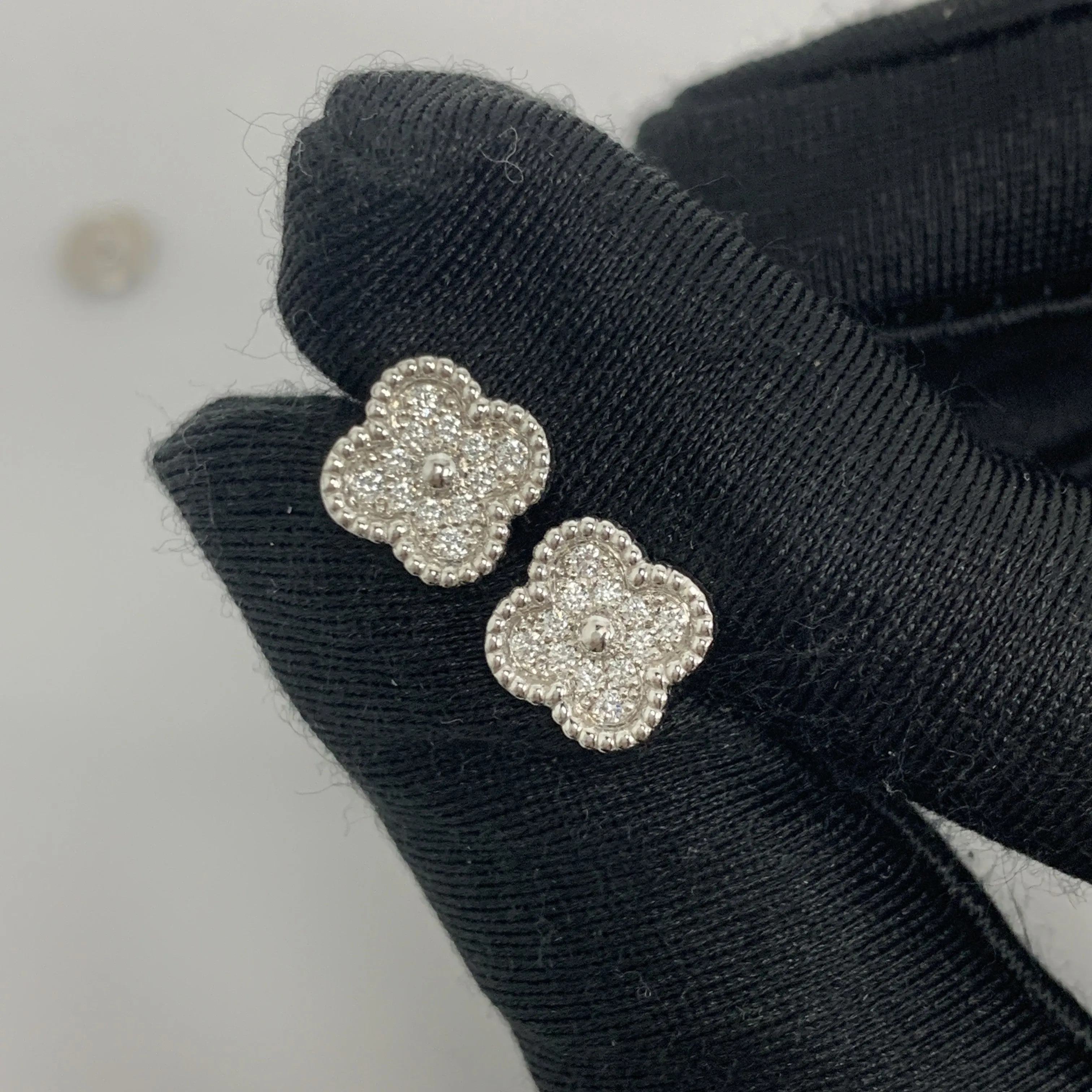 Van Cleef & Arpels Sweet Alhambra Earstuds